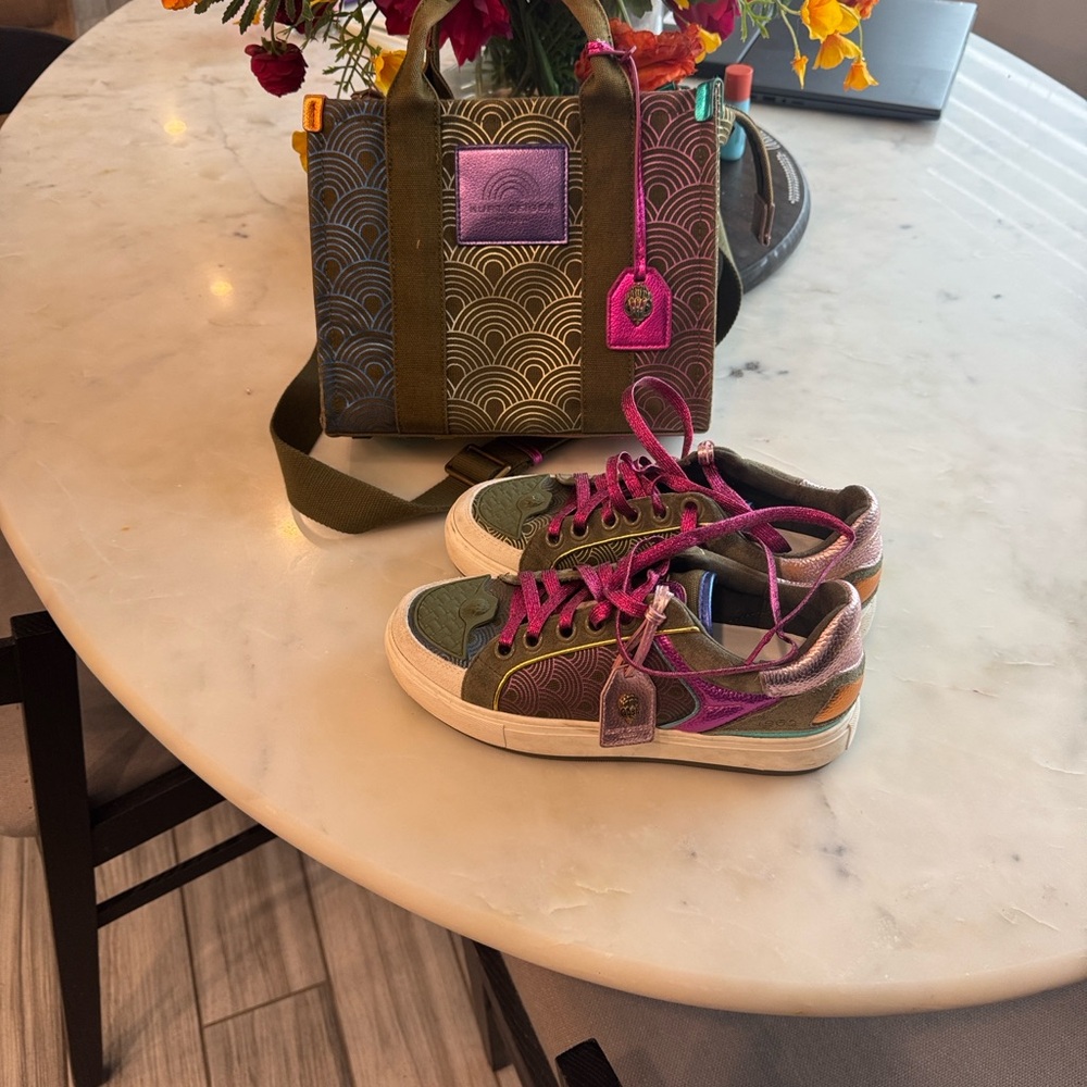 Kurt Geiger Southbank Ombre Rainbow Tote Bag - Picture 14 of 15